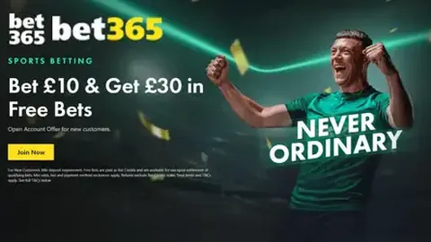 “澳网男单半决赛焦点战：德约科维奇对阵小兹韦列夫，精彩瞬间回放”